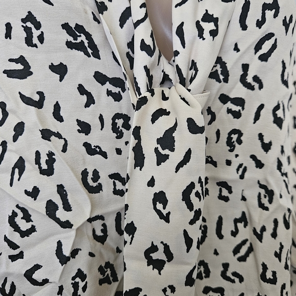 Zara blouse top medium black cream animal print long sleeves satin oversized - Picture 5 of 15